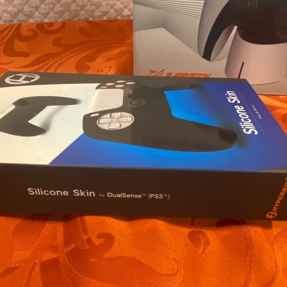 PS5 Controller Charger, PlayStation 5 Charger & 1 Silicone Controller Skin - Picture 12 of 12